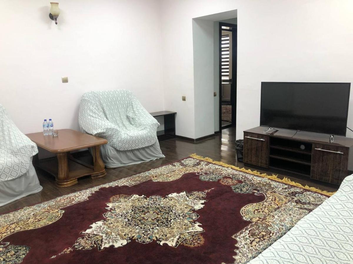 Admiral Hotel Termez Bagian luar foto