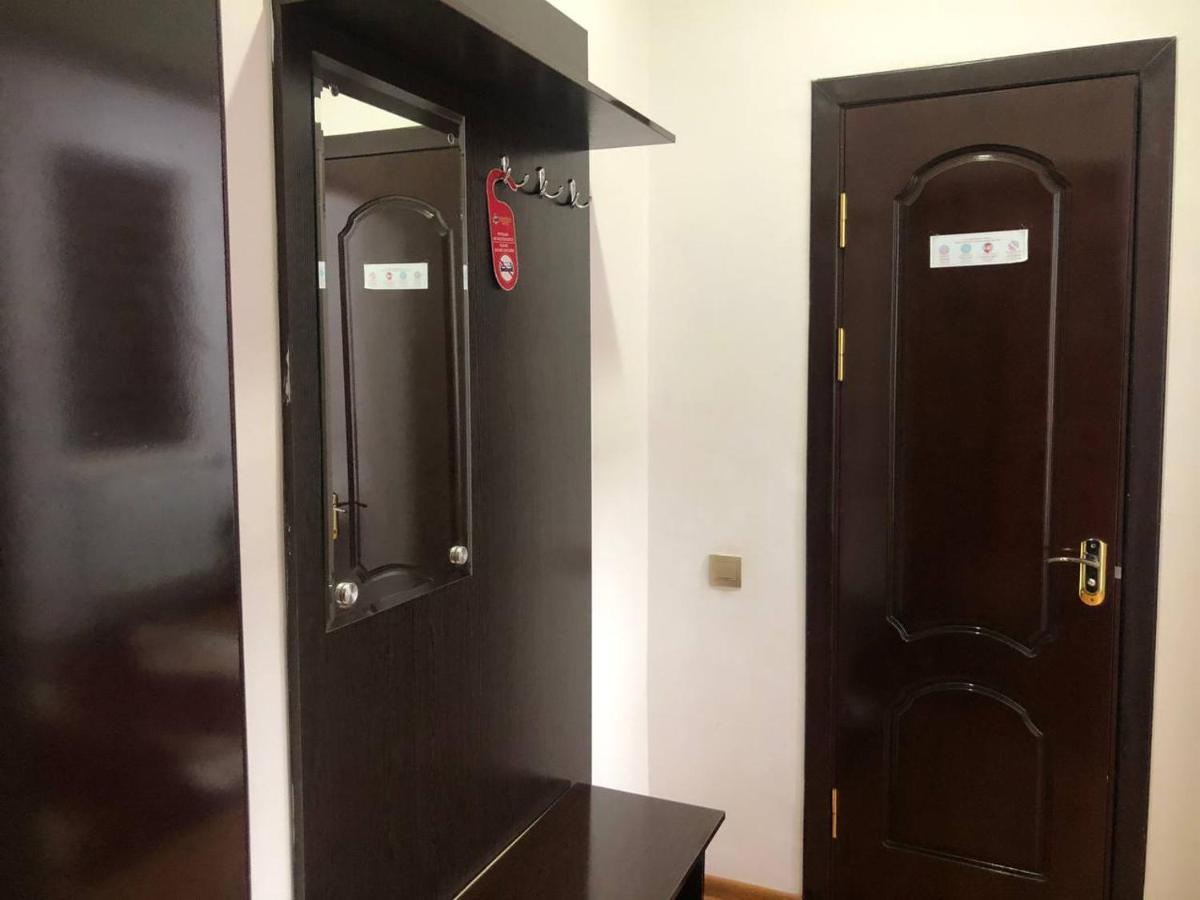 Admiral Hotel Termez Bagian luar foto