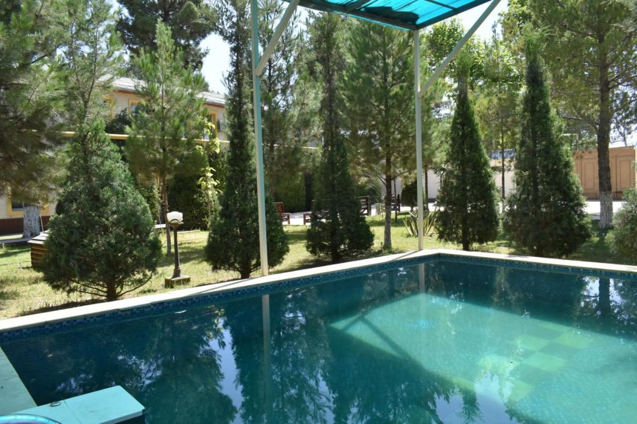 Admiral Hotel Termez Bagian luar foto