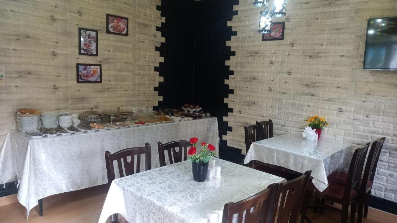 Admiral Hotel Termez Bagian luar foto
